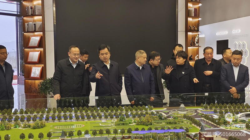 西安安康商會執(zhí)行會長周德林一行赴洛南縣考察 西安安康商會執(zhí)行會長周德林一行赴洛南縣考察