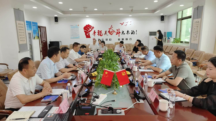 周德林一行拜訪西安市商洛商會和盤龍藥業(yè)集團(tuán)主要領(lǐng)導(dǎo) 周德林一行拜訪西安市商洛商會和盤龍藥業(yè)集團(tuán)主要領(lǐng)導(dǎo)